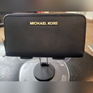 Michael Kors Jet Set Travel Phone Case Wallet